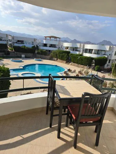 Apartment with pool view,one bedroom,living room,kitchenette,secound floor