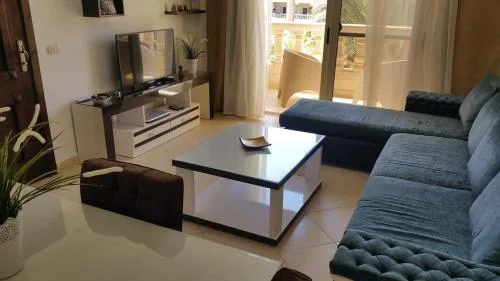 Modern one-bedroom apartment in Vip Zone Sunny Lakes