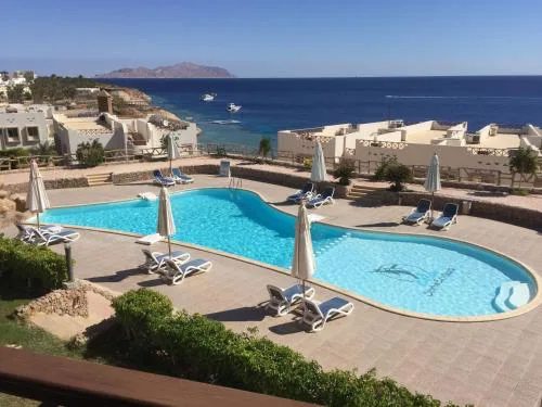 Sharks Bay Oasis Private Beach Apartment