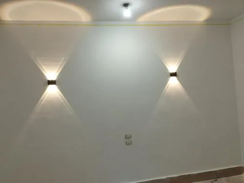 منزل خاص غرفتين 2 حمام صاله مطبخ امريكي جنينه خاصه سلم خارجي رووڤ