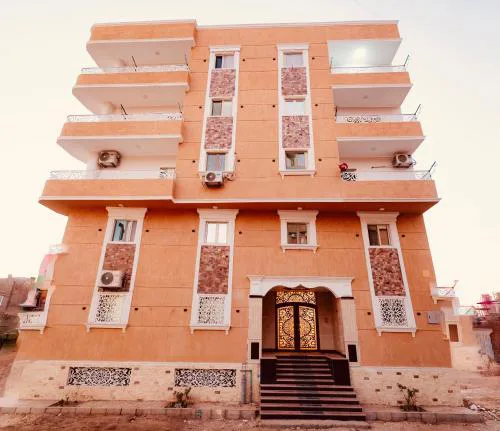 signature house Luxor