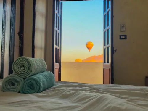 sun smile guest house᭄ꦿ
