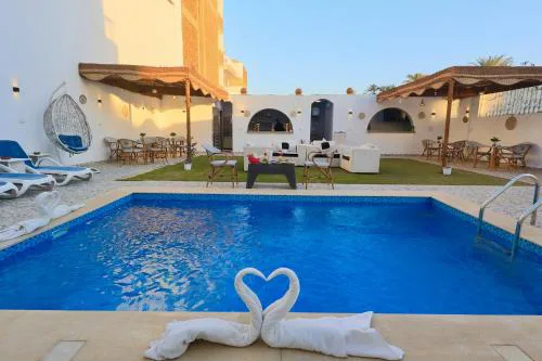 White Gorf Hotel