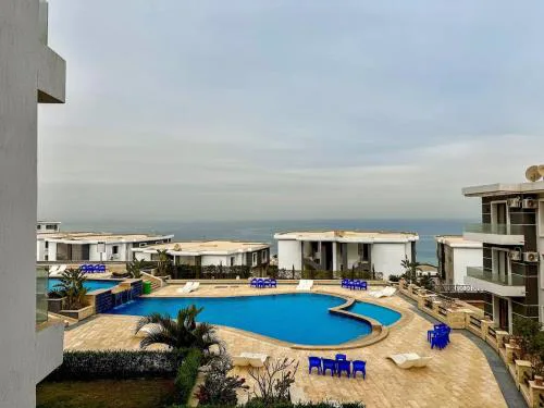 Luxury Apartment with Pool & Sea Views