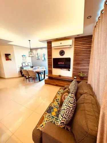 Spacious 3BR Einbay Chalet by the Pool