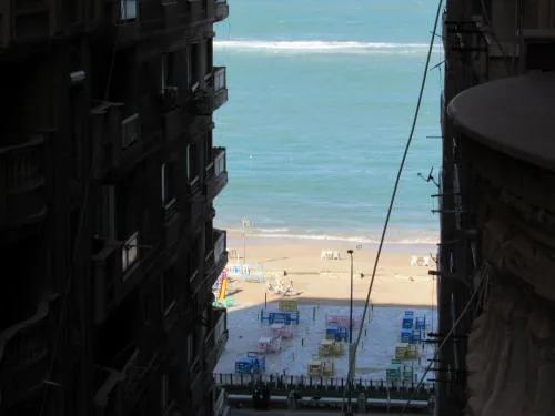 Beautiful sea view at Miami Beach & Montaza palace with Wi-Fi, شقة بجوار شاطئ ميامي و قصر المنتزة ترى البحر منظر جميل