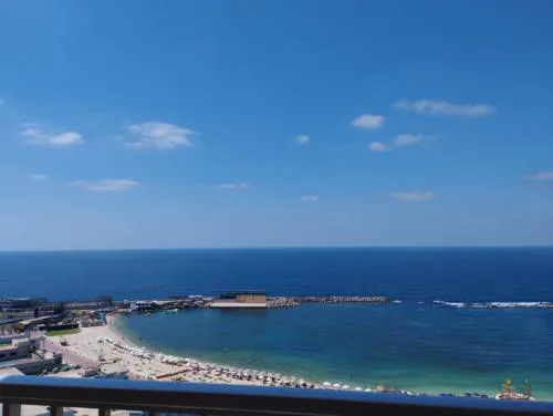 City Square - Apartments With Side Sea-View