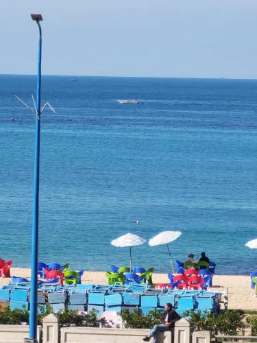الاسكندريه المندره خطوات من الشاطئ