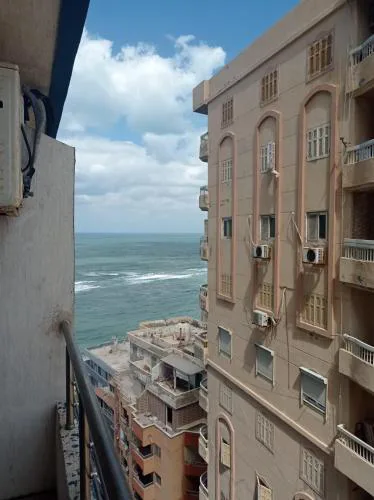 Luxury apartment sea view family rentals شقه ثاني نمره من البحر للعائلات فقط