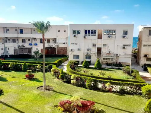 Luxury Duplex Chalet 2nd Row from Sea, Garden View & Partial Sea View Near Helnan Hotel Al Mamoura Beach Family-Friendly شاليه دوبلكس الترا لوكس ثاني نمرة من البحر بإطلالة على الجناين و رؤيه جانبيه للبحر بجوار فندق هلنان منطقة المعمورة الشاطئ عائلي