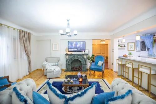 Luxury Retreat Near the Sea Prime Location