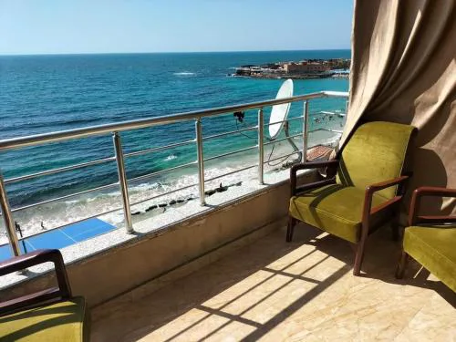 Skyline & Sea Apartment