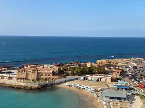 Wide Seaview 3-Bedroom Apartment