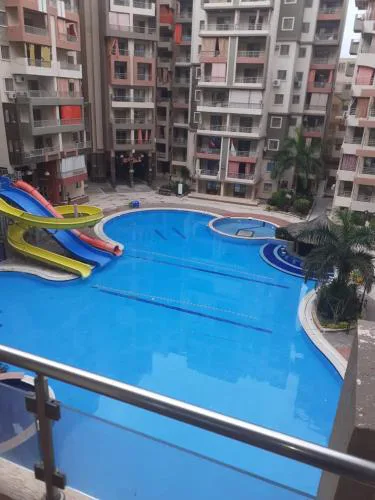 منتجع هوليداى شاطئ النخيل
