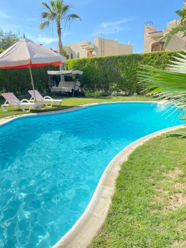 فيلا بحمام سباحة مارينا 6 الساحل الشمالي العلمين