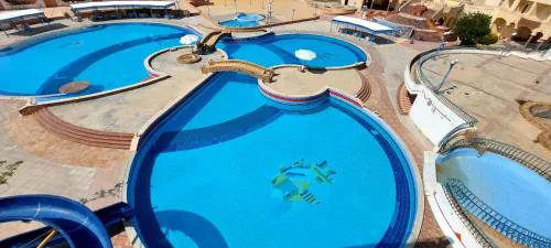 Green Beach, Spacious 3 Story Private Villa, North Coast