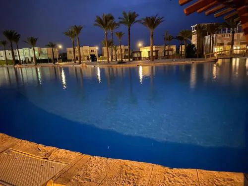 Luxurious 3BR Chalet Aqua Park View Amwaj