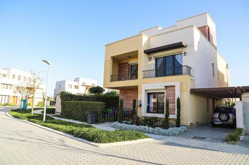 Luxury Marassi Villa on Lagoon