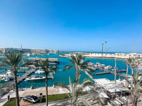 Marassi Marina Elegant Three-Bedroom Marinafront Apartment