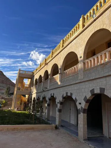 فندق العجواني