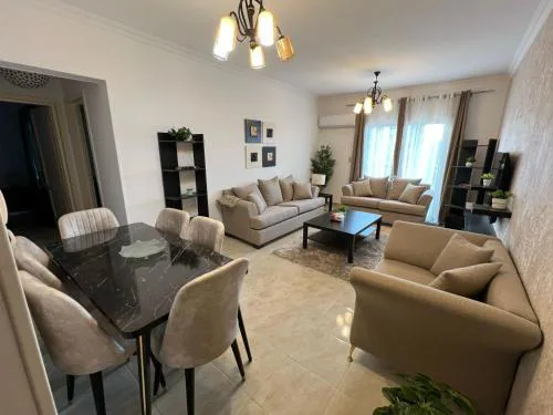2 bedroom apartment in rehab cityy