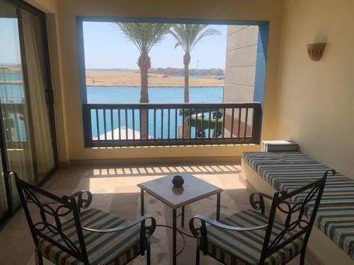 Marina Bliss-Seaside Retreat