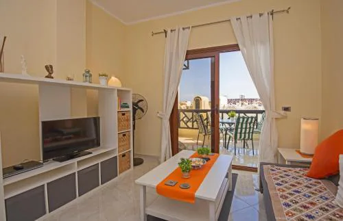 Buki-Gravity-Homes, Ap No2, seaview , HEATED pool, 5 star resort Gravity Sahl Hasheesh-FOR GUESTS WITH NONEGYPTIAN PASSPORTS