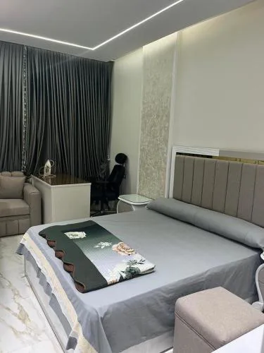 شقه راقيه في المنصوره شارع منتصر بالقرب من جامعه المنصوره