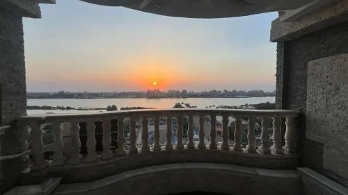 شقه فندقية على النيل