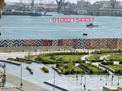 شقة 714سوبر 3 غرف مطله علي قناة السويس بورسعيد