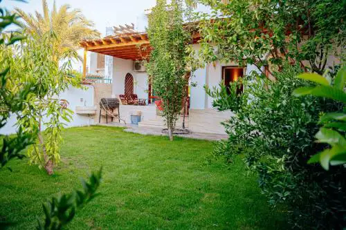 Tranquil Villa in Fayoum Private Pool Garden Lake Access