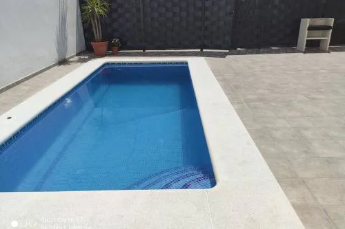 Apartamentos NayDa Gran casa con piscina
