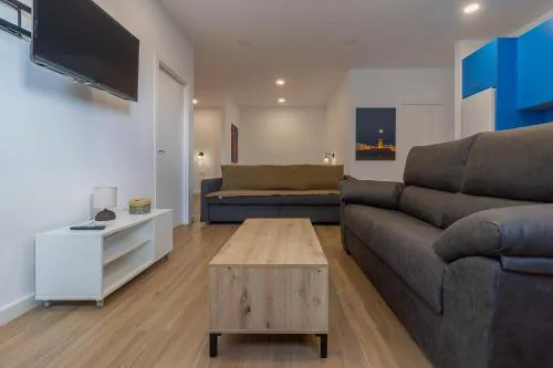 Ares I 15 min walk Roman Theatre , Pet Friendly Crib