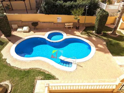 Fantastic 2 bedroom apartment in walking distance to all amenities