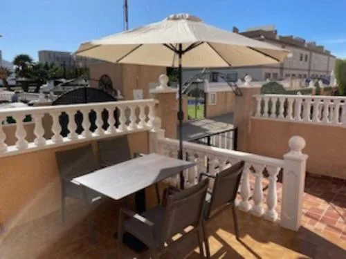 Stylish South House in Villamartin - Solarium and Pool view