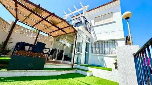 AP10 Vista Bahia 2 Piscina Jardin y Solarium