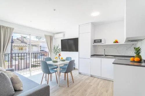 Modern and Stylish Apartment 2: Terrace and Pool