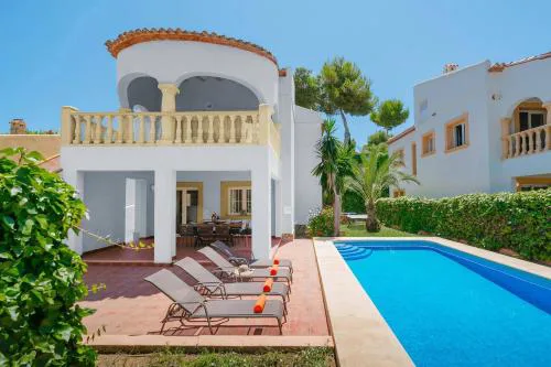 Villa Ciruela by Villa Plus