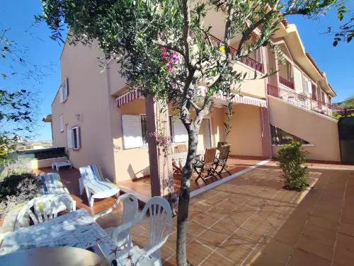 Casa con terraza y piscina R125 by Novadesta