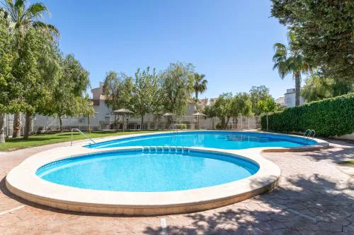 Casa en la playa con piscinas V