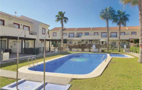 2 Bedroom Cozy Home In Ciudad Quesada