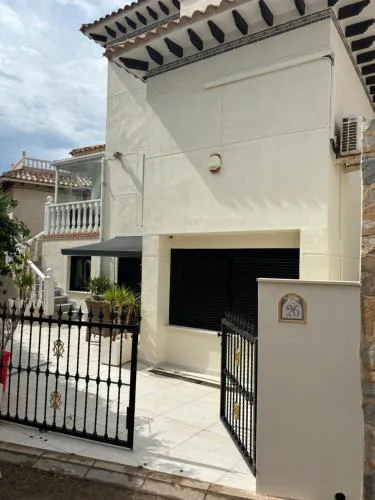 3 Bedroom house near La Zenia Boulevard shopping Centre and La Zenia Beach, Orihuela Costa