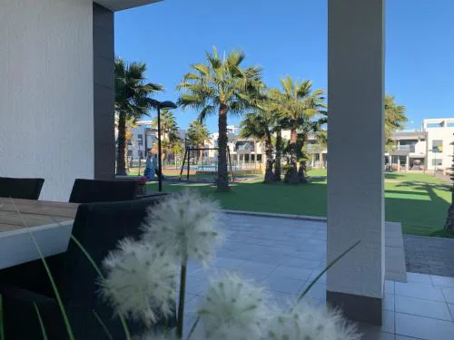 OASIS BEACH LA ZENIA BOULEVARD gelijkvloers