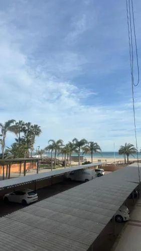 A primera línea de playa