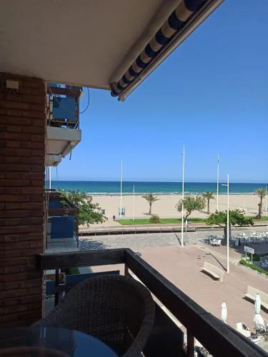 APARTAMENTO 1ª LÍNEA EN PLAYA DE GANDÍA