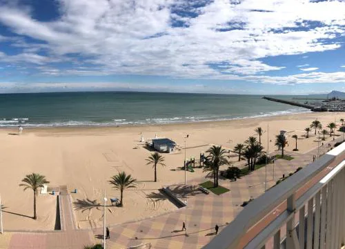 Espléndido apartamento frente al mar - Sólo familias - Beautiful seafront apartment