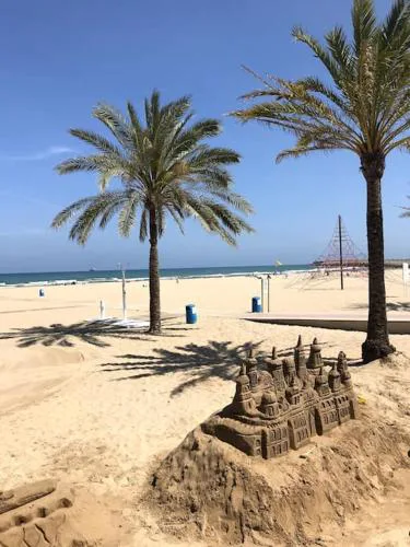 Lovely family apartment 2 min. from the beach