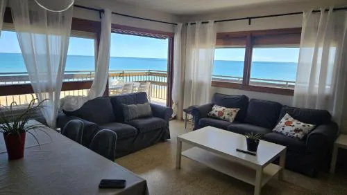 Magnifico piso en primera línea de playa