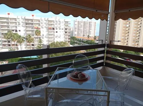 Tres Delfines Solo Familias Serviplaya
