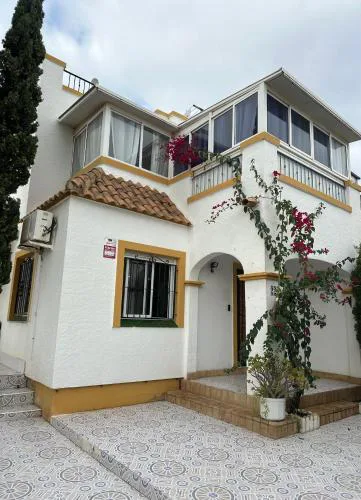 FABULOUS HOLIDAY HOUSE